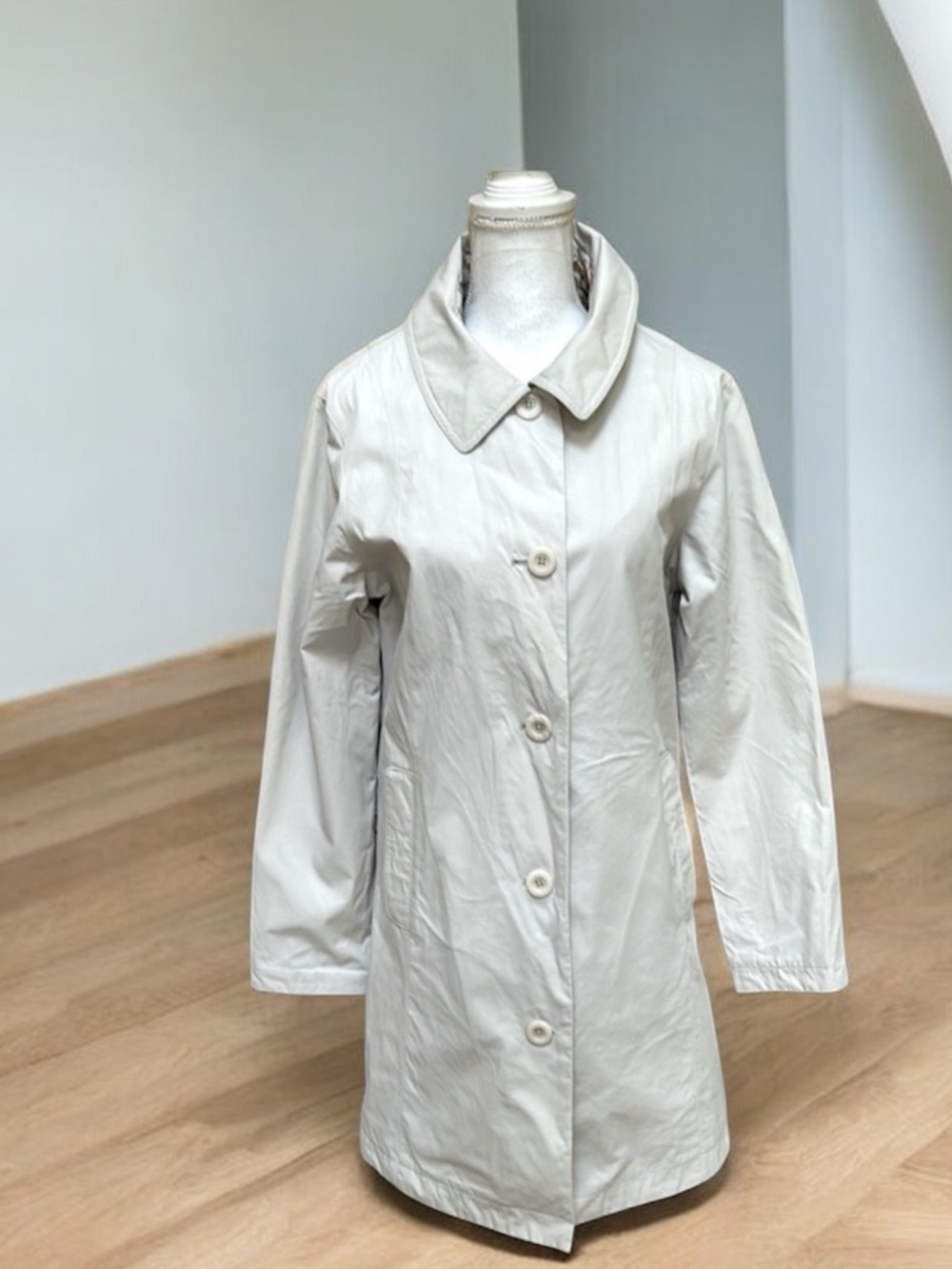 Cabela’s Women's Cream Fully Lined Button Front Collared Pockets Trench Coat Med